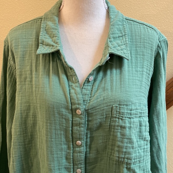 Universal Threads Blouse - Picture 2 of 9